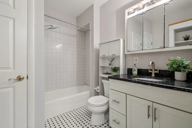 $525,000 | 392 Norfolk Street, Unit 1, Cambridge, MA 02139