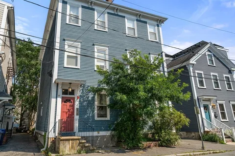 $525,000 | 392 Norfolk Street, Unit 1, Cambridge, MA 02139