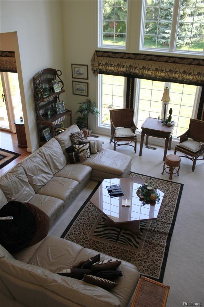 580 Springview Drive Rochester, MI 48307 - Photo 5 of 22 Great Room