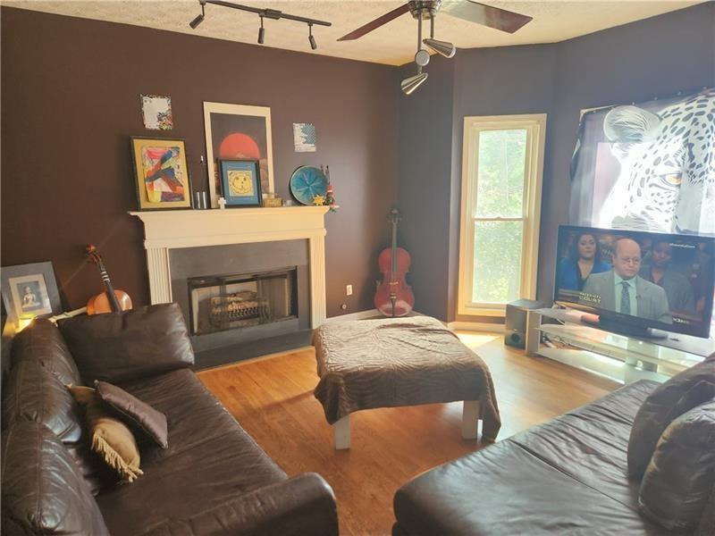 340 Wilma Court Southwest Atlanta, GA 30331 - Photo 4 of 4