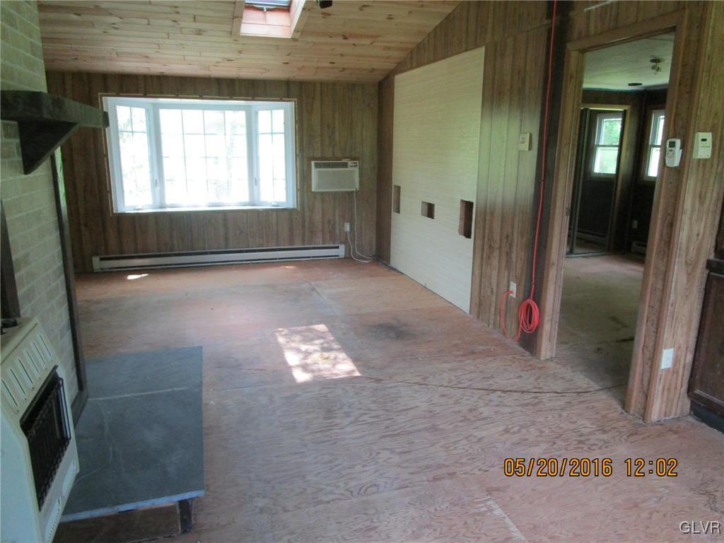 8120 County Bridge Road Slatington, PA 18080 - Photo 2 of 11 Gallery Image 2