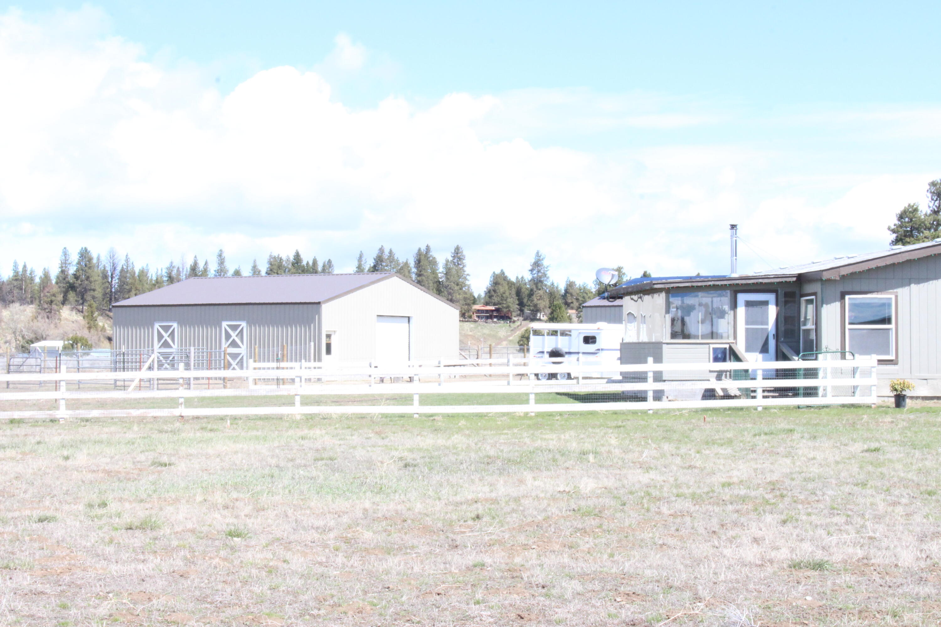 32227 Rivers Drive Chiloquin, OR 97624 - Photo 38 of 55 Another view showing the horse barn