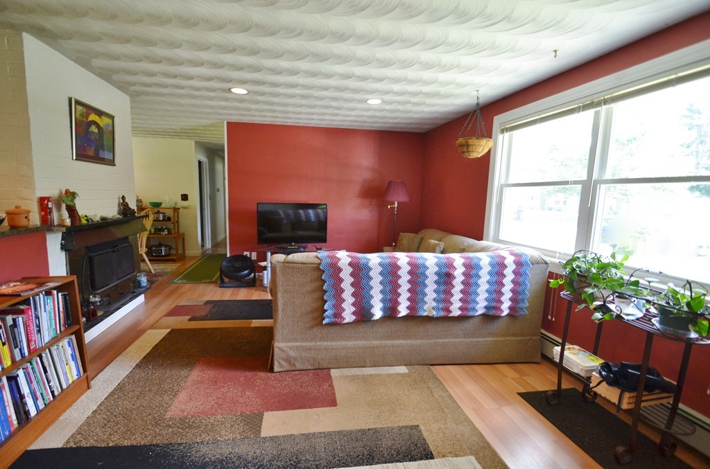58 Gregory Road Framingham, MA 01701 - Photo 2 of 24