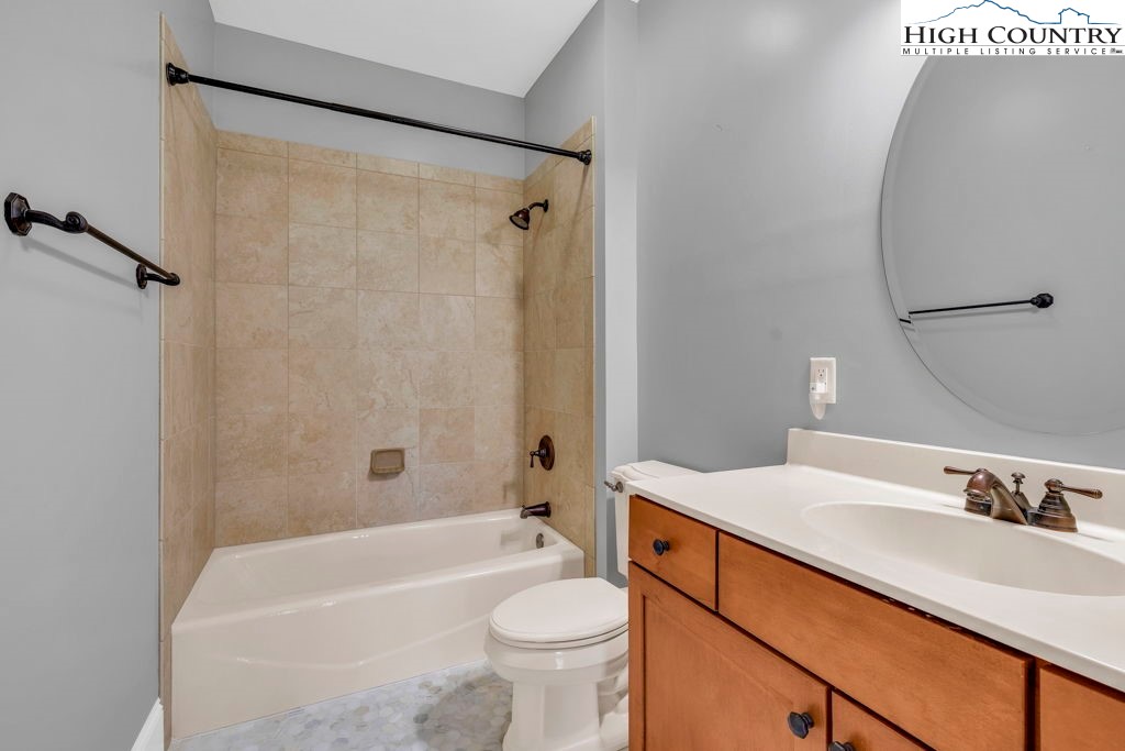 180 Gateway Drive, Unit 301 Boone, NC 28607 - Photo 13 of 34