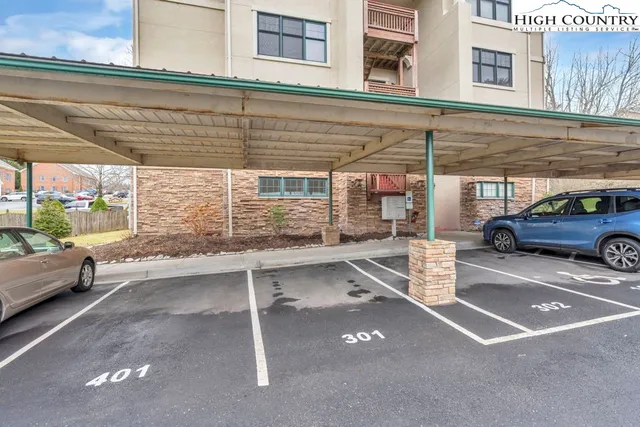 $551,000 | 180 Gateway Drive, Unit 301, Boone, NC 28607