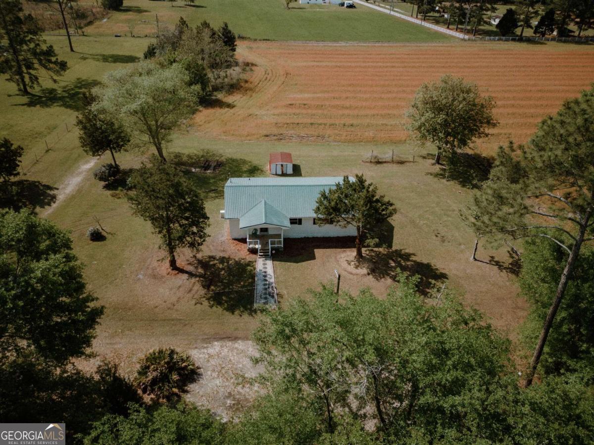 5082 Medders Road Baxley, GA 31513 - Photo 1 of 1 a view of a lake