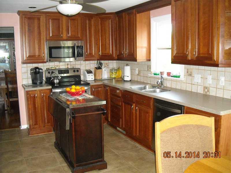 104 Candle Ridge Drive Wexford, PA 15090 - Photo 3 of 14 Kitchen.