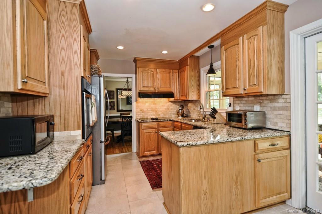 2740 Goneaway Road Charlotte, NC 28210 - Photo 7 of 24 Gallery Image 7