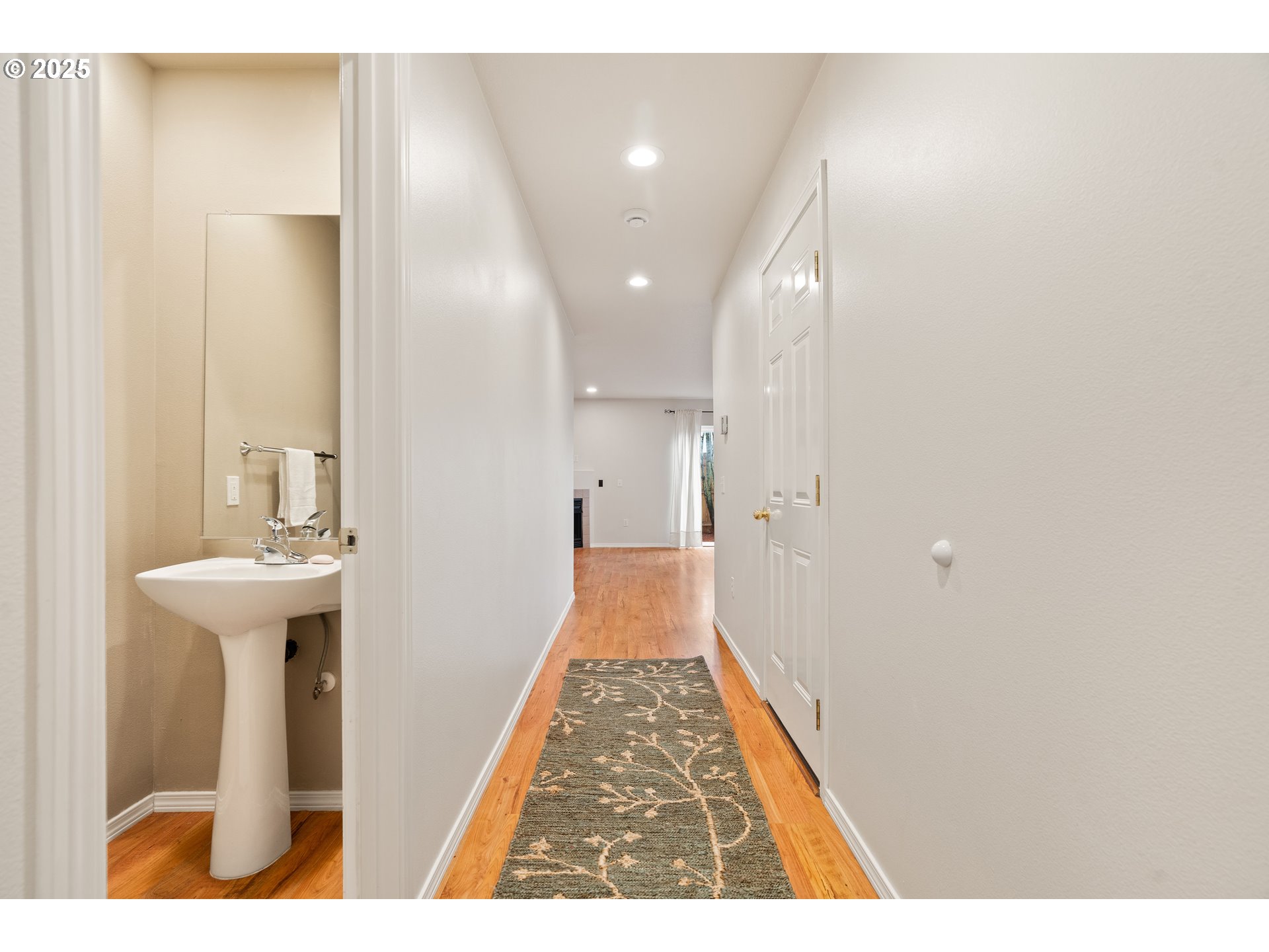 764 Northeast 9th Street Gresham, OR 97030 - Photo 5 of 24