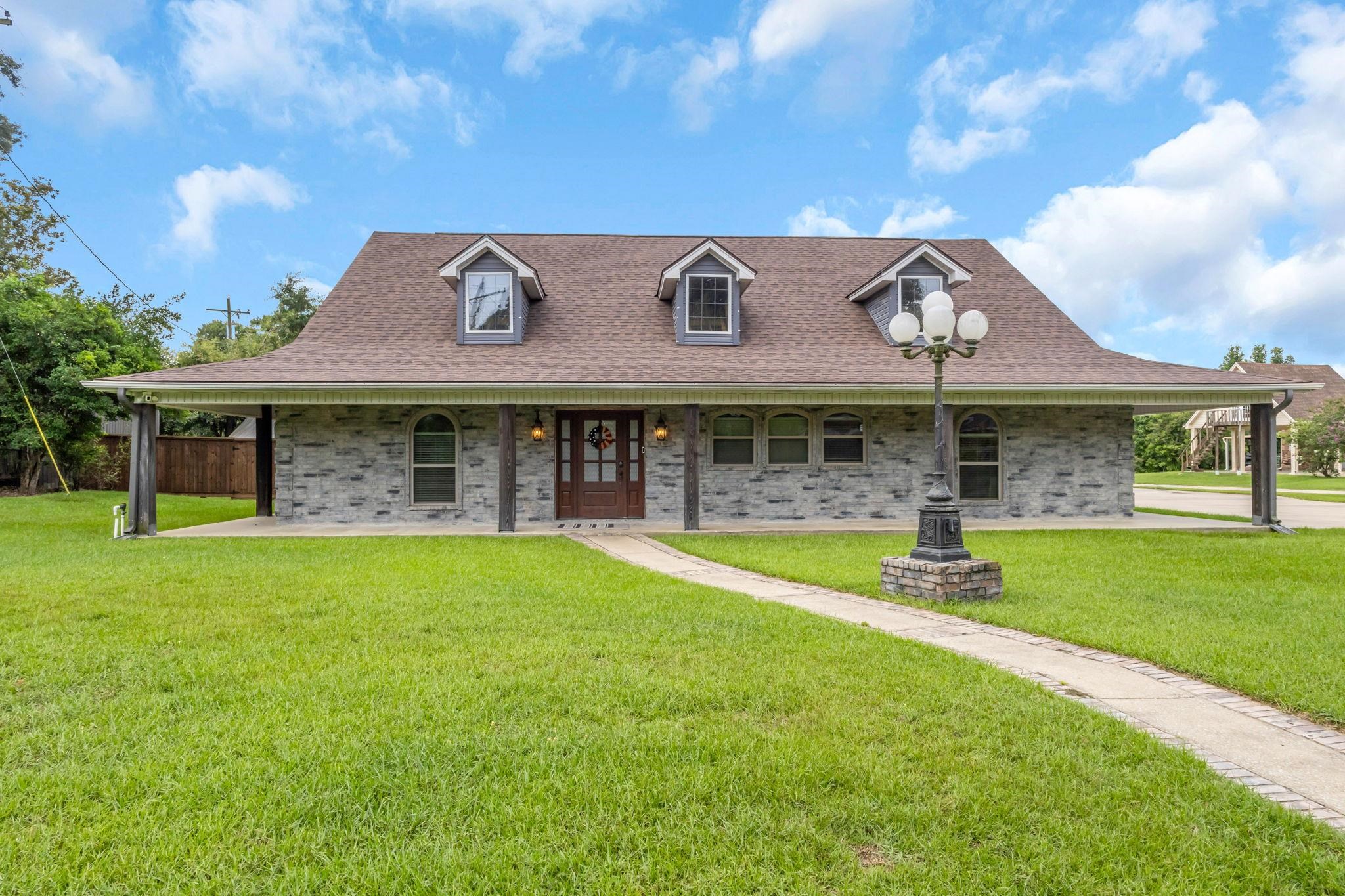 2275 Belfast Way Vidor, TX 77662 - Photo 2 of 45