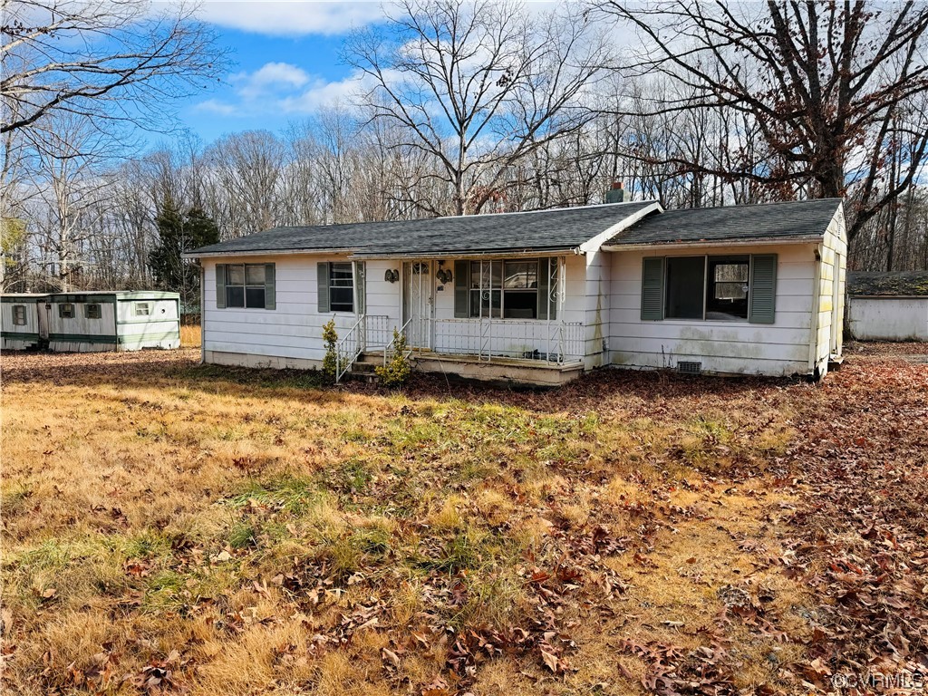 738 Roundabout Road Louisa, VA 23093 - Photo 1 of 9 a front view of house with yard