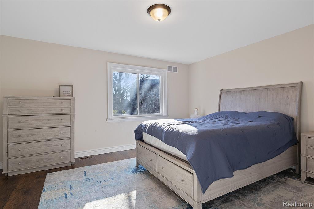 35335 Spring Hill Road Farmington Hills, MI 48331 - Photo 21 of 48