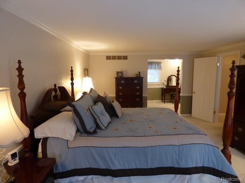 4873 Jewell Road Howell, MI 48843 - Photo 17 of 32 P1010040.jpg