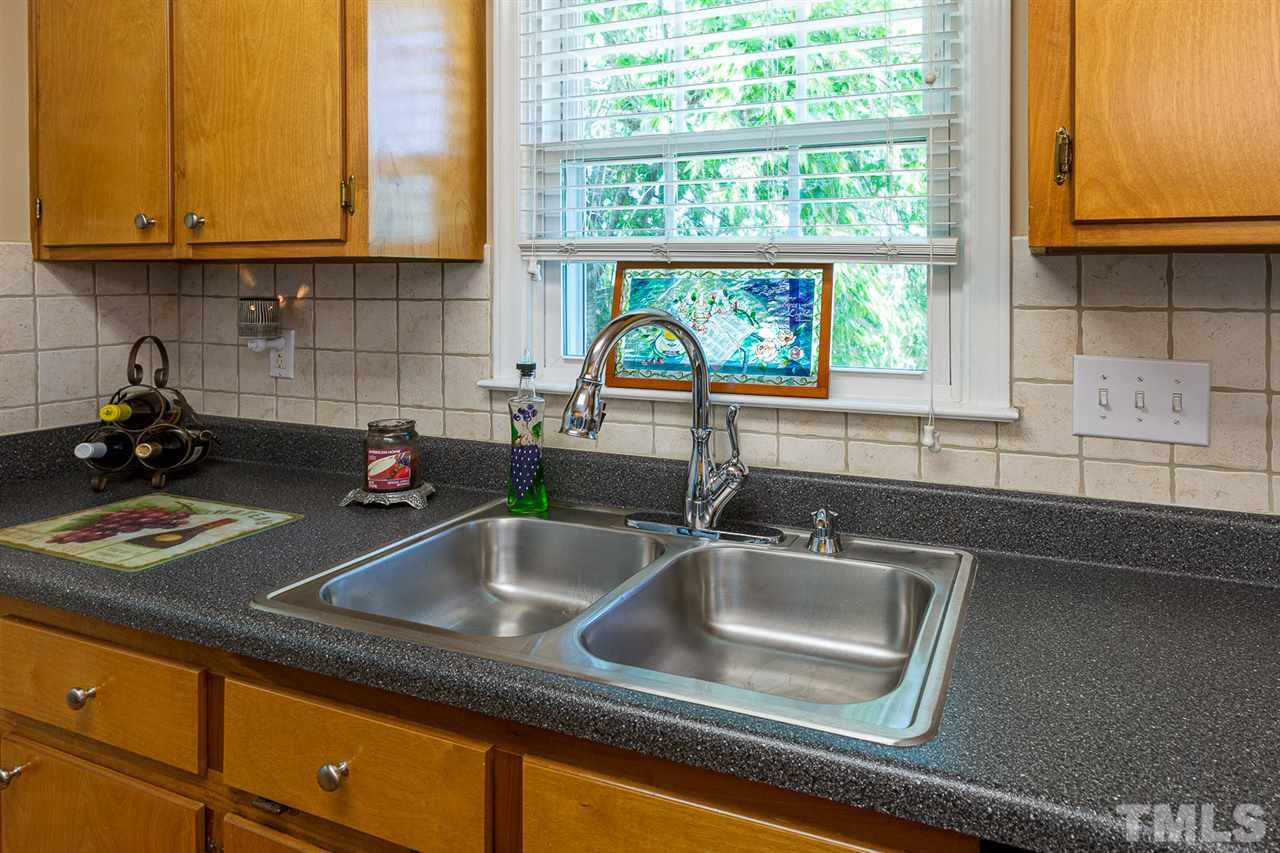 621 Miller Road Benson, NC 27504 - Photo 12 of 28 Gallery Image 12