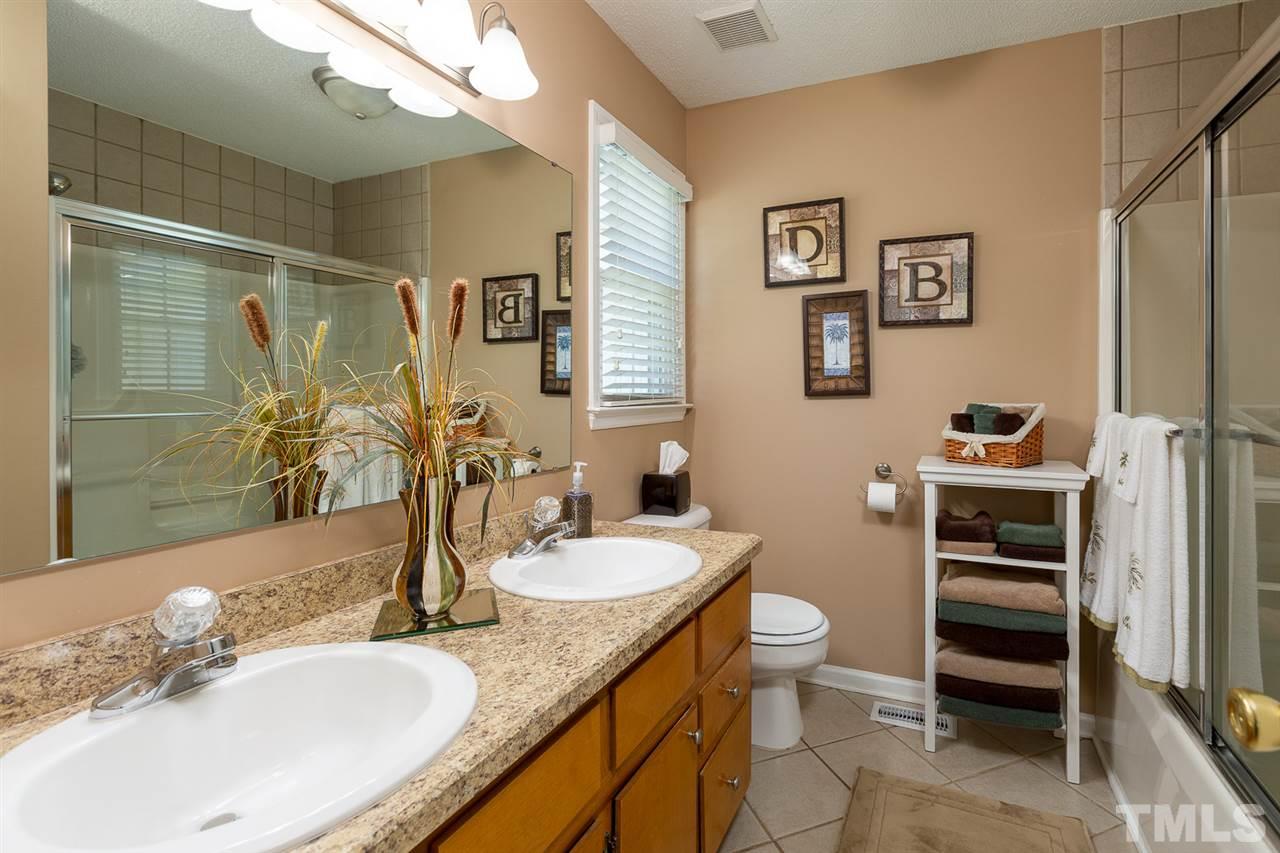 621 Miller Road Benson, NC 27504 - Photo 15 of 28 Gallery Image 15