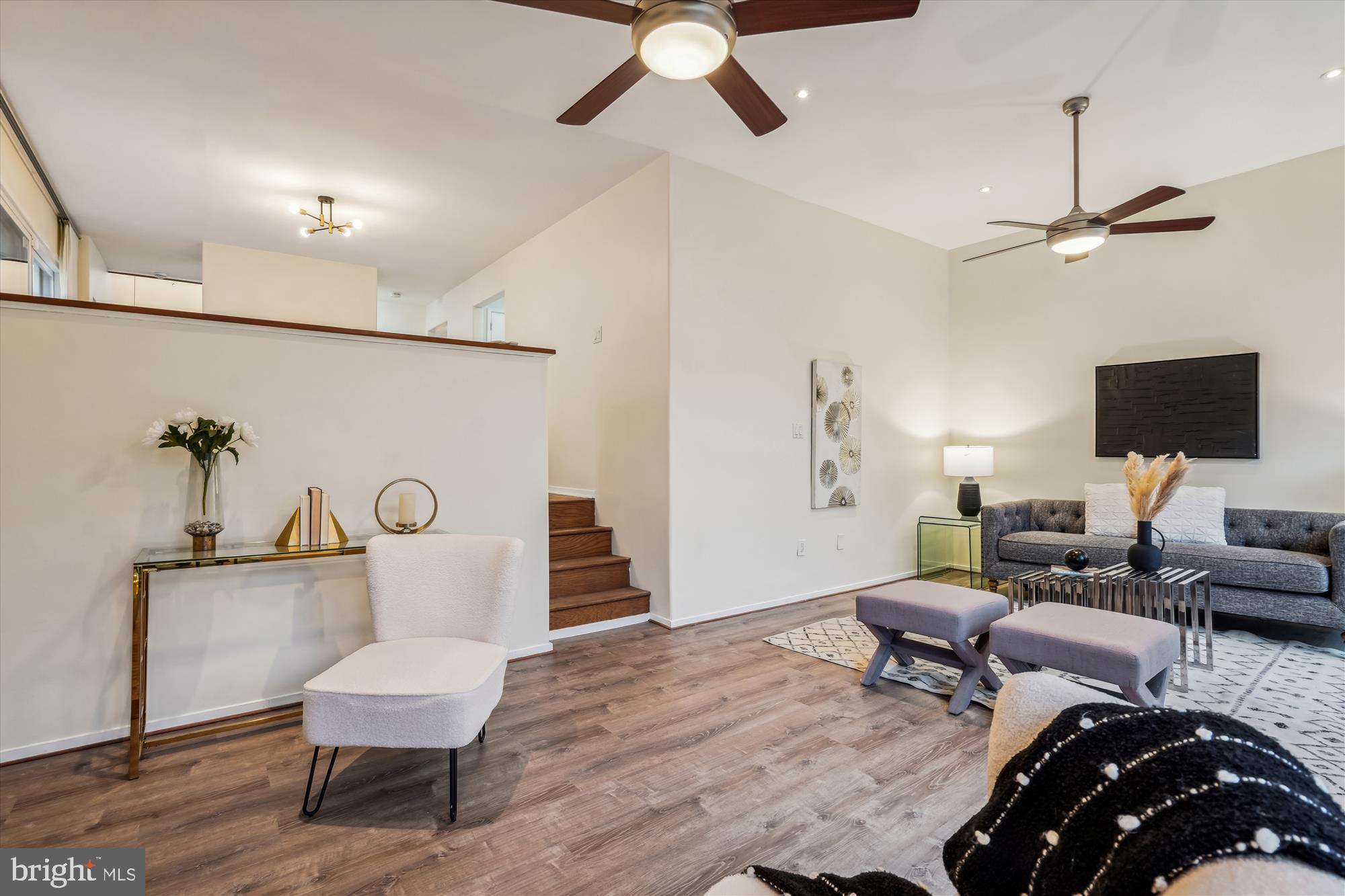 11634 Mediterranean Court Reston, VA 20190 - Photo 12 of 40 Family Room