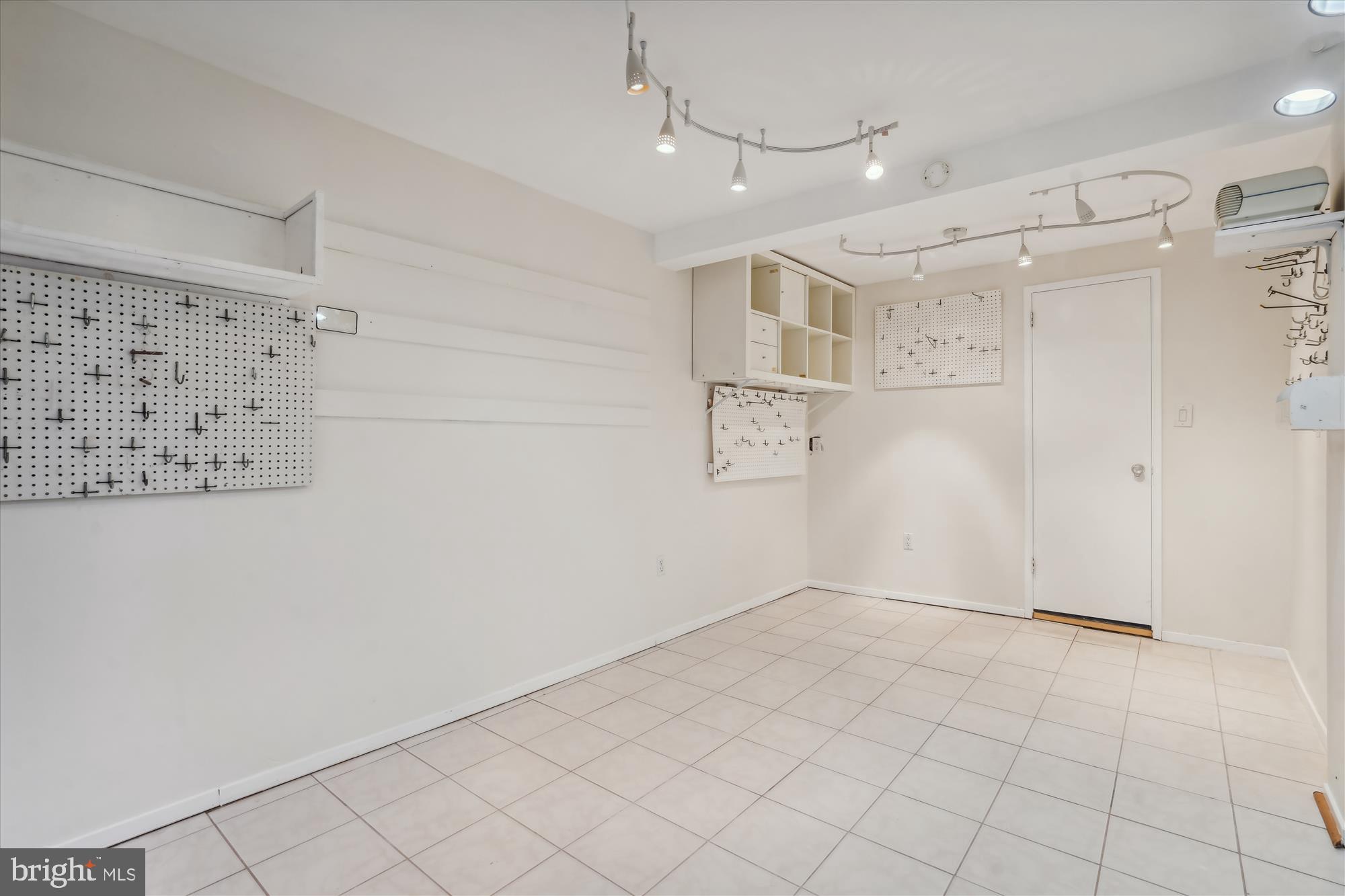 11634 Mediterranean Court Reston, VA 20190 - Photo 17 of 40 Recreation Room