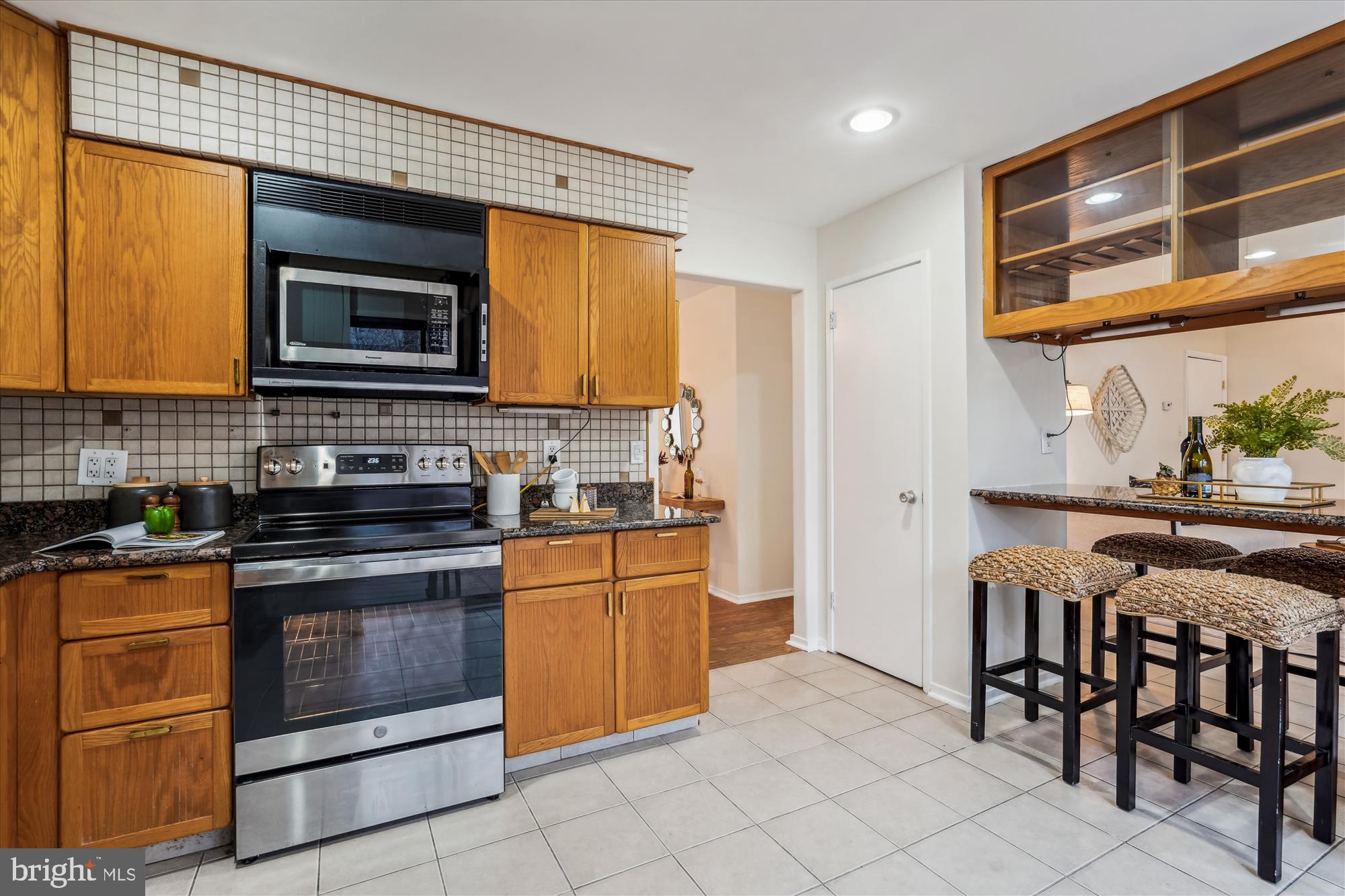 11634 Mediterranean Court Reston, VA 20190 - Photo 6 of 40 Kitchen