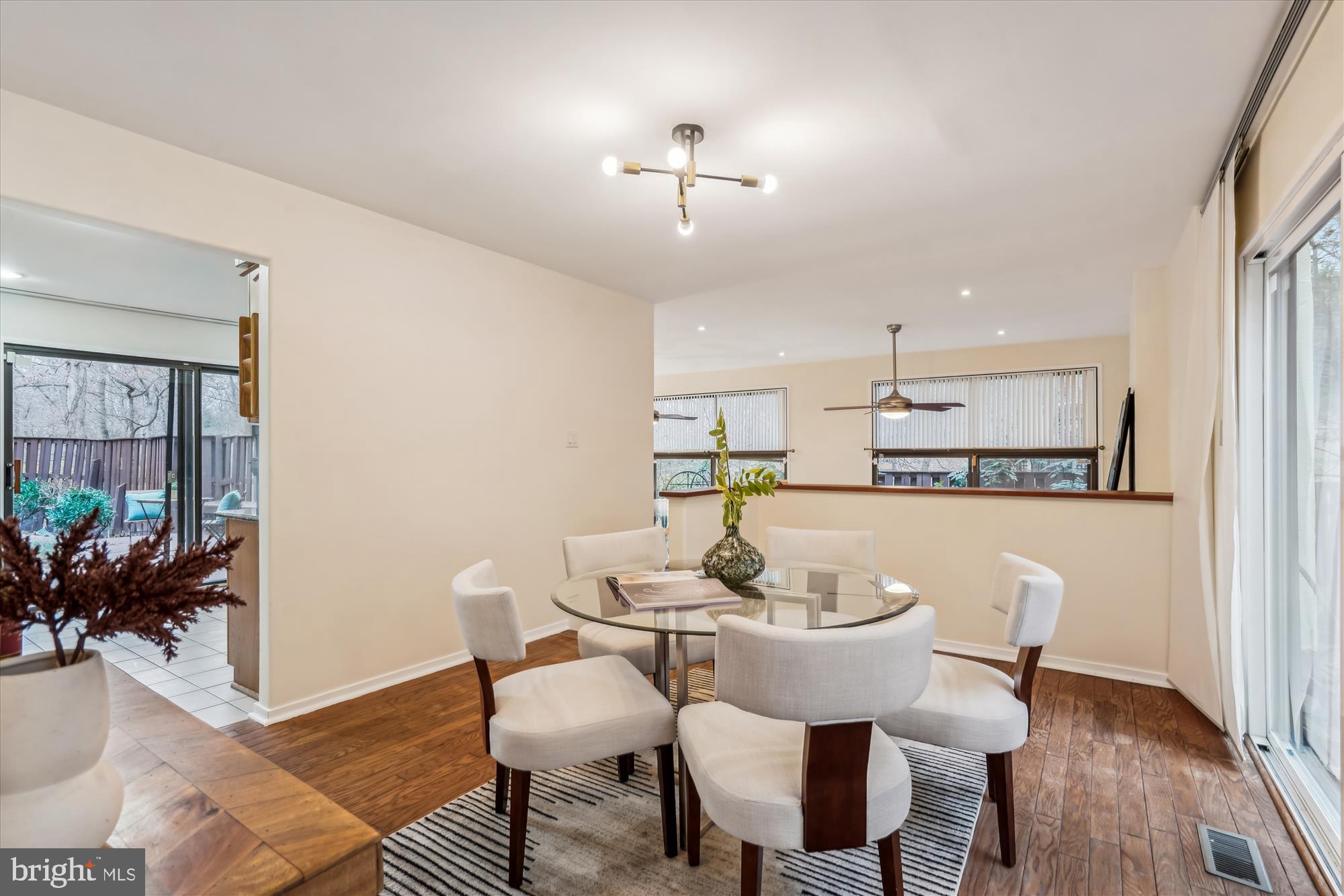 11634 Mediterranean Court Reston, VA 20190 - Photo 9 of 40 Dining Room