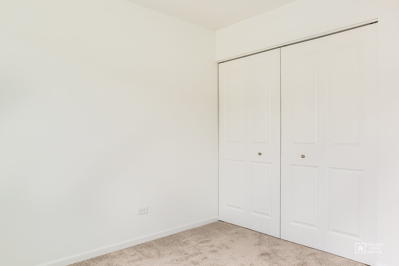 1206 Elm Street Park Ridge, IL 60068 - Photo 12 of 26 a view of a small space