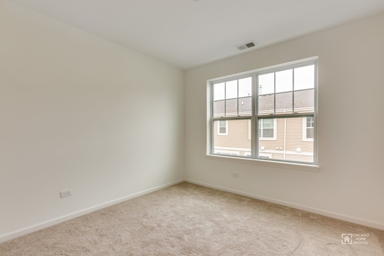 1206 Elm Street Park Ridge, IL 60068 - Photo 15 of 26 an empty room with a window
