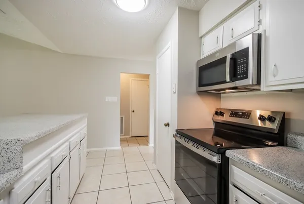 $1,720 | 4511 Chestergate Drive, Spring, TX 77373