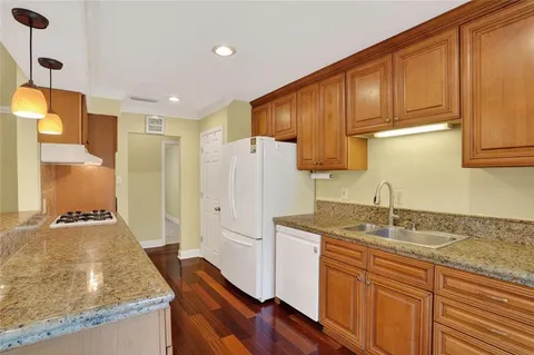 $369,900 | 9621 Charlotte Drive, River Ridge, LA 70123