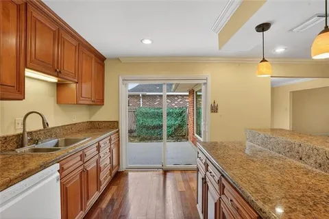 $369,900 | 9621 Charlotte Drive, River Ridge, LA 70123