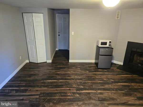 $1,100 | 5922 Annaberg Place, Unit 189, Burke, VA 22015