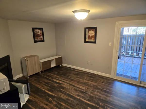 $1,100 | 5922 Annaberg Place, Unit 189, Burke, VA 22015