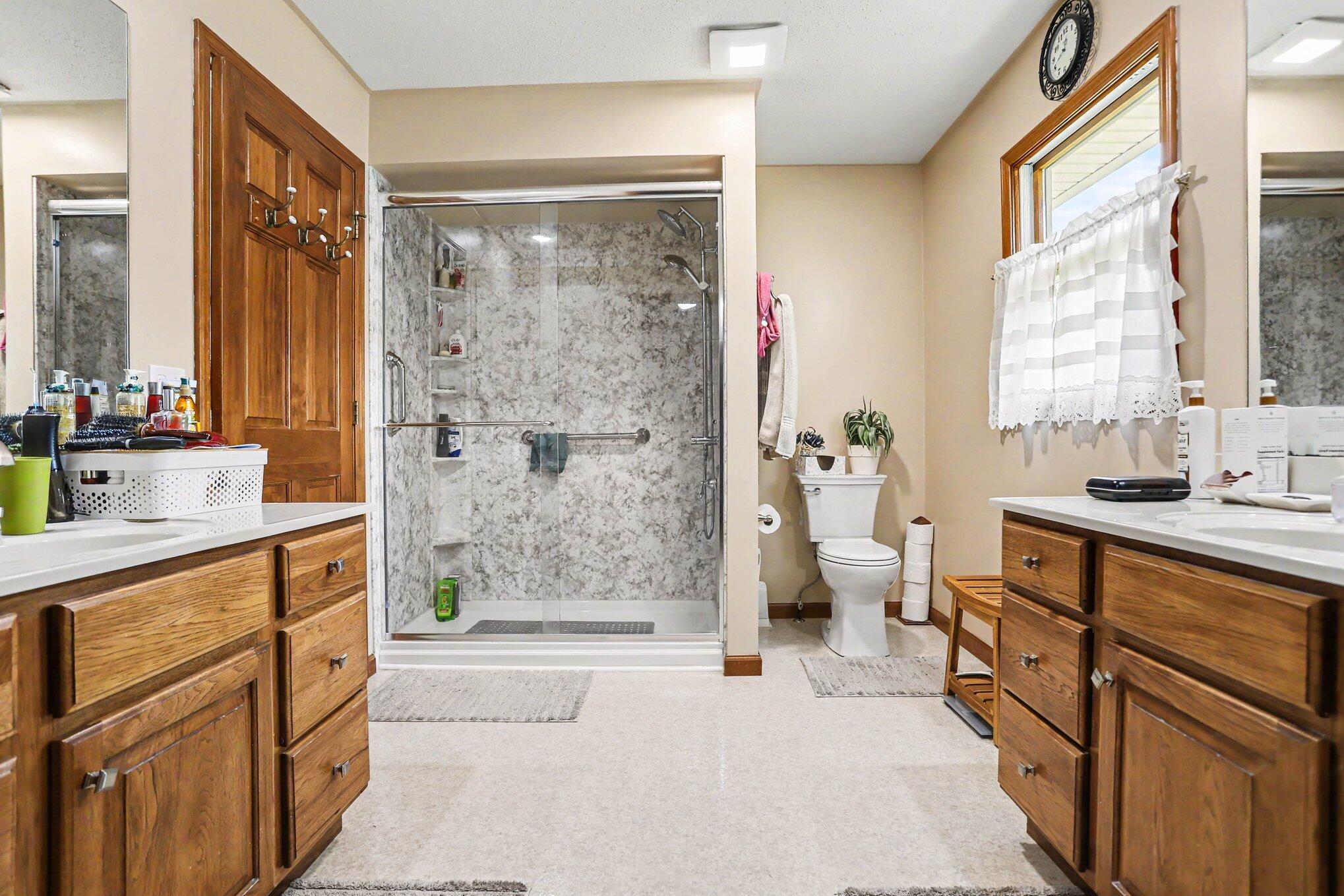 17704 Moorepark Road Three Rivers, MI 49093 - Photo 13 of 32 014_file_9223