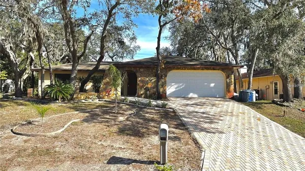 $2,300 | 8748 Forest Lake Drive, Port Richey, FL 34668
