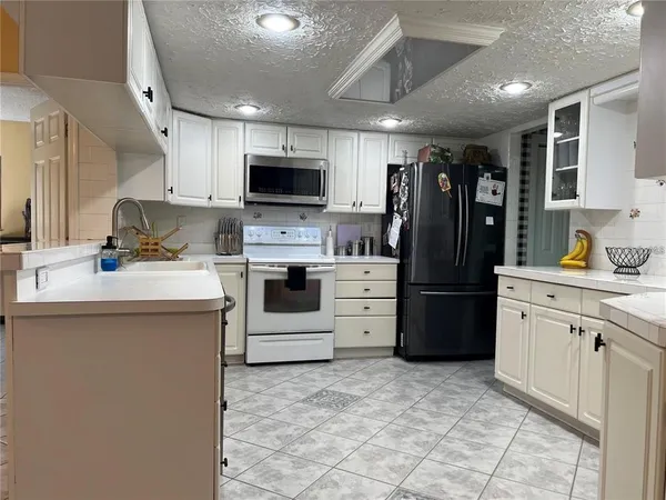 $2,300 | 8748 Forest Lake Drive, Port Richey, FL 34668