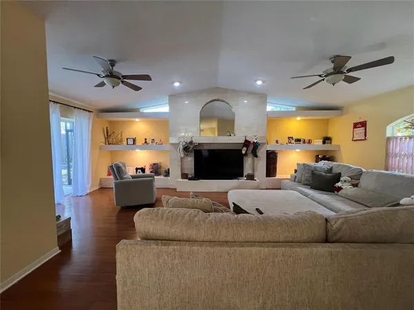 $2,300 | 8748 Forest Lake Drive, Port Richey, FL 34668