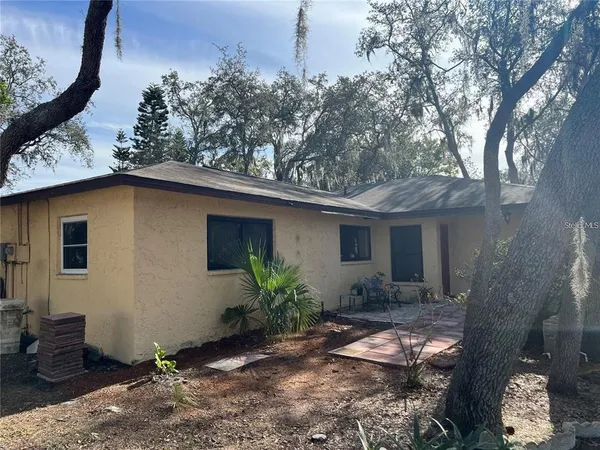 $2,300 | 8748 Forest Lake Drive, Port Richey, FL 34668