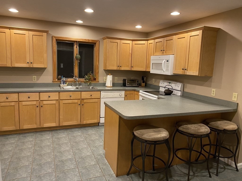 10 Woodruff Road Clinton, MA 01510 - Photo 6 of 38 Gallery Image 6