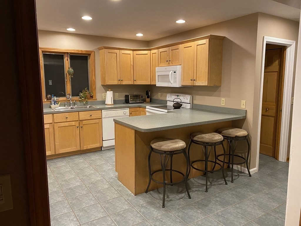 10 Woodruff Road Clinton, MA 01510 - Photo 8 of 38 Gallery Image 8