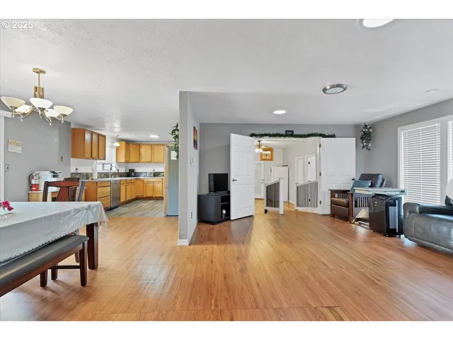 $700,000 | 1825 Northwest Grant Avenue, Corvallis, OR 97330