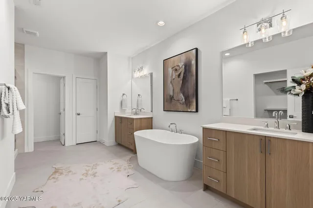 $759,500 | 300 Ian Avenue East, Ellensburg, WA 98926