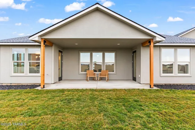 $759,500 | 300 Ian Avenue East, Ellensburg, WA 98926