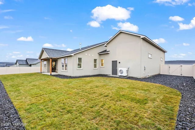 $759,500 | 300 Ian Avenue East, Ellensburg, WA 98926