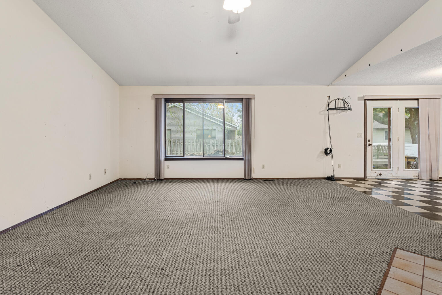 614 Compton Avenue Champaign, IL 61822 - Photo 5 of 28