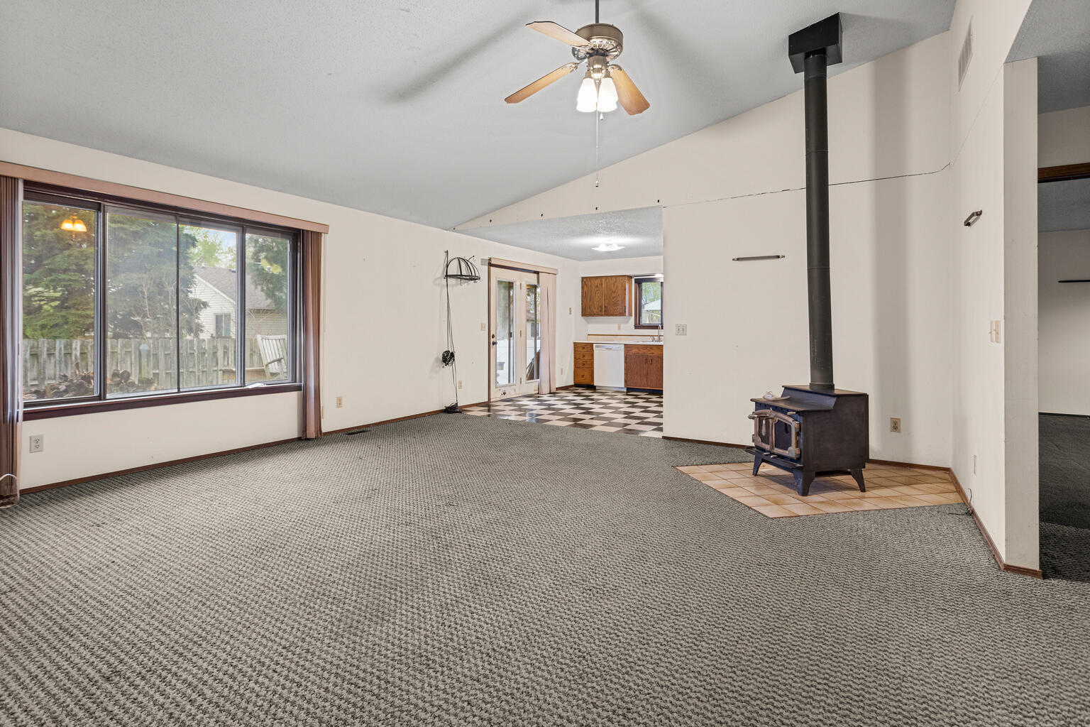 614 Compton Avenue Champaign, IL 61822 - Photo 6 of 28