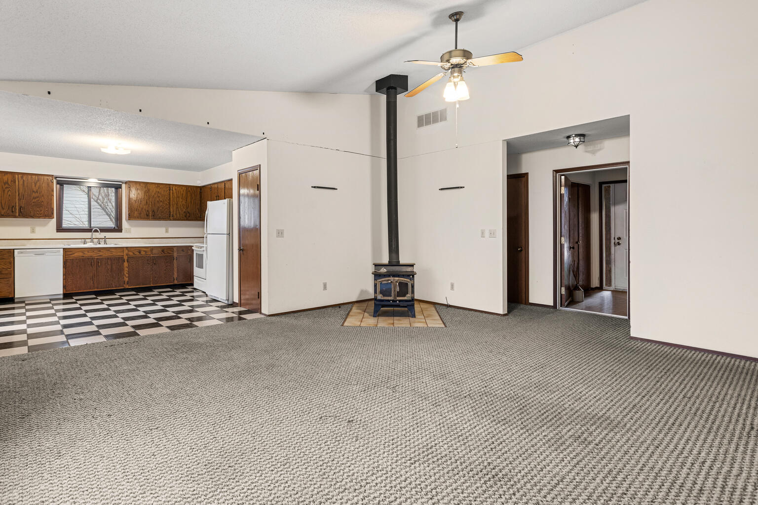 614 Compton Avenue Champaign, IL 61822 - Photo 8 of 28