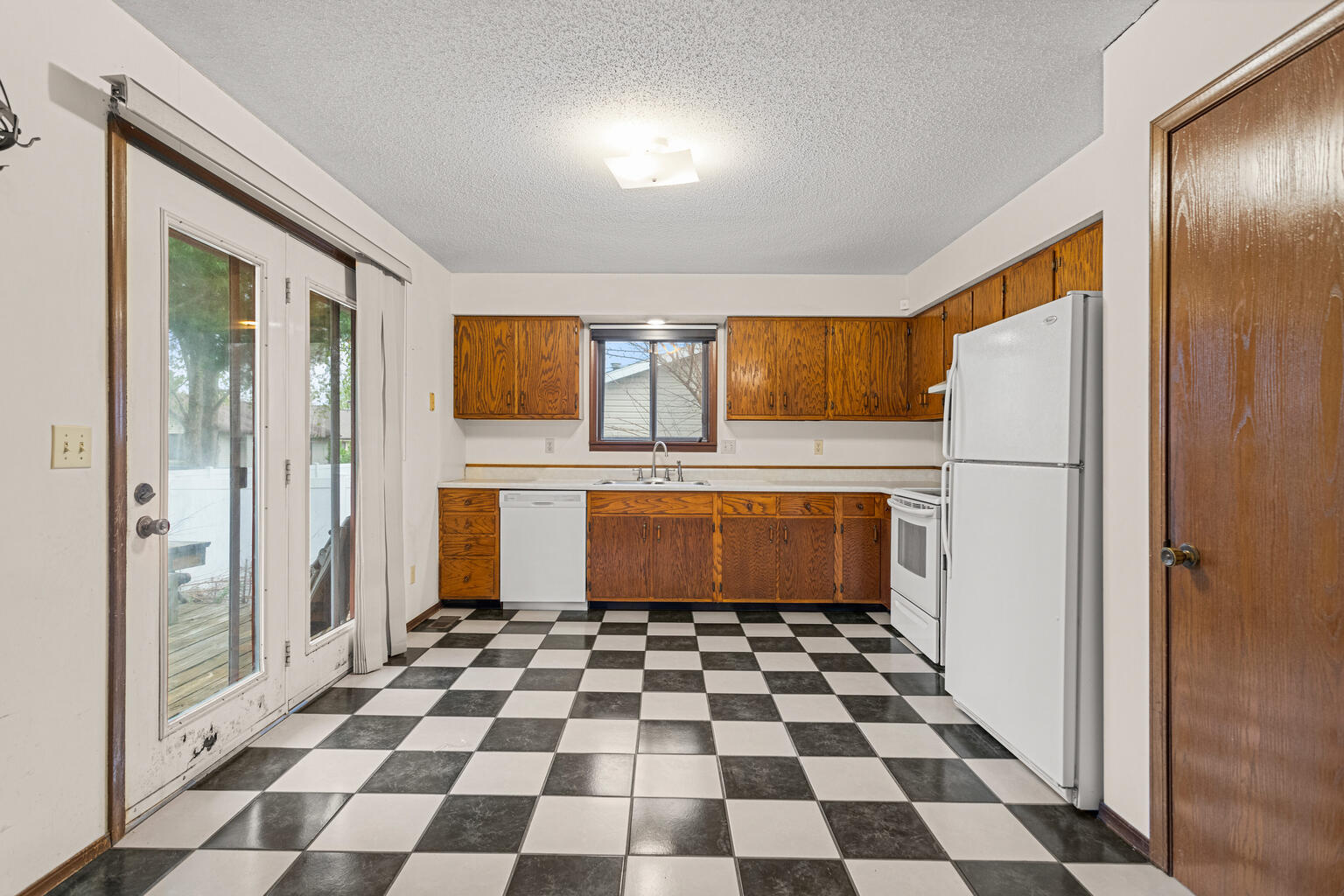 614 Compton Avenue Champaign, IL 61822 - Photo 9 of 28