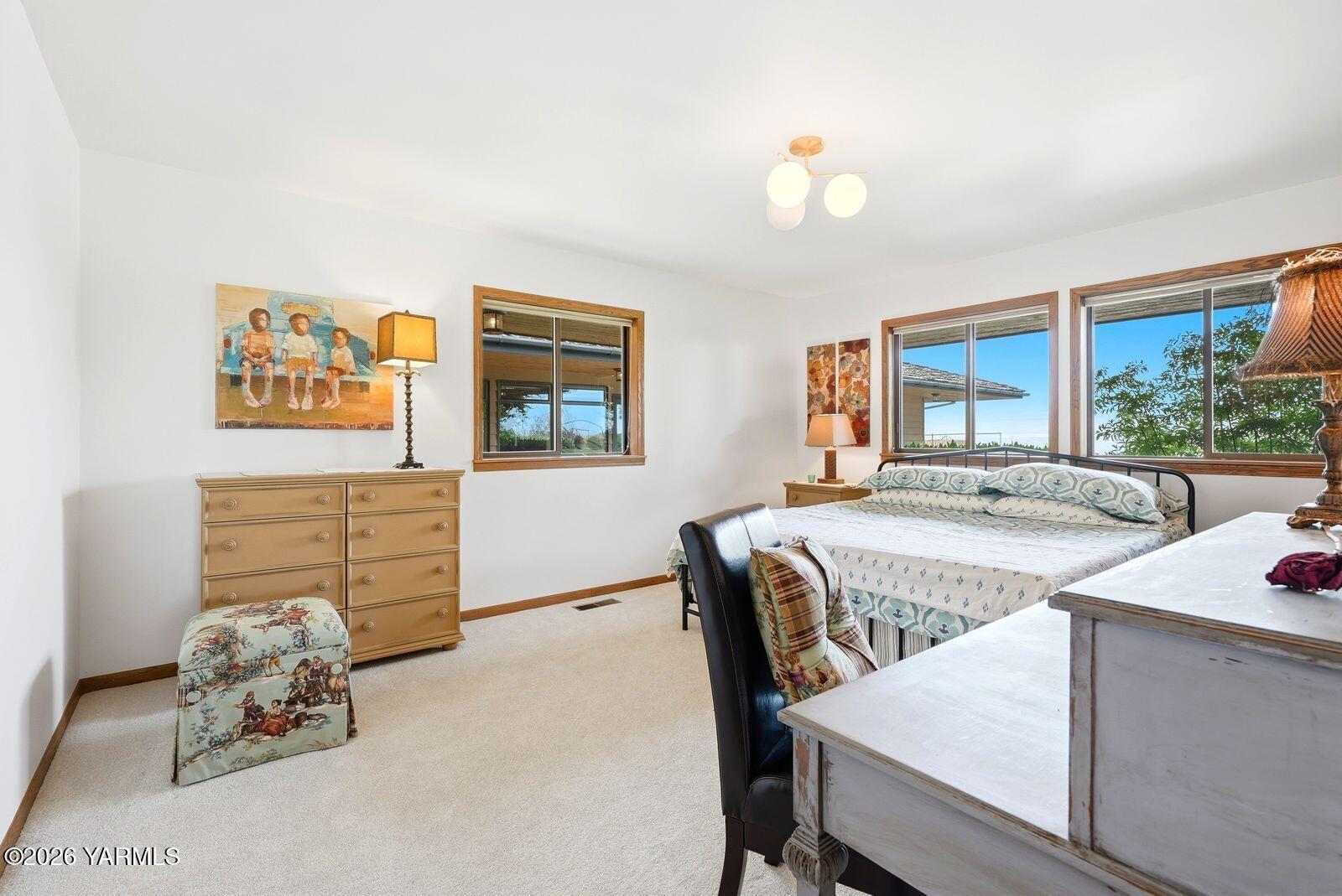 170732 Olsen Road Grandview, WA 98930 - Photo 26 of 58 25 Bedroom 4