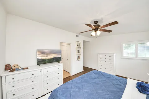 $450,000 | 10150 Brinwood Drive, Houston, TX 77043