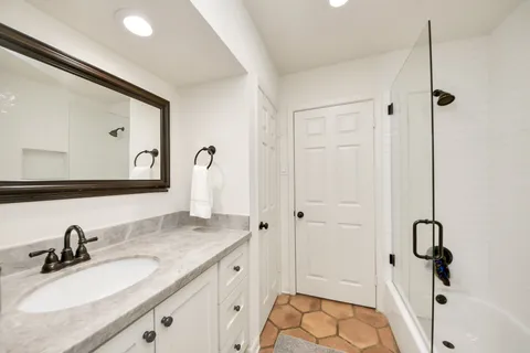 $450,000 | 10150 Brinwood Drive, Houston, TX 77043