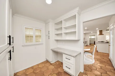 $450,000 | 10150 Brinwood Drive, Houston, TX 77043