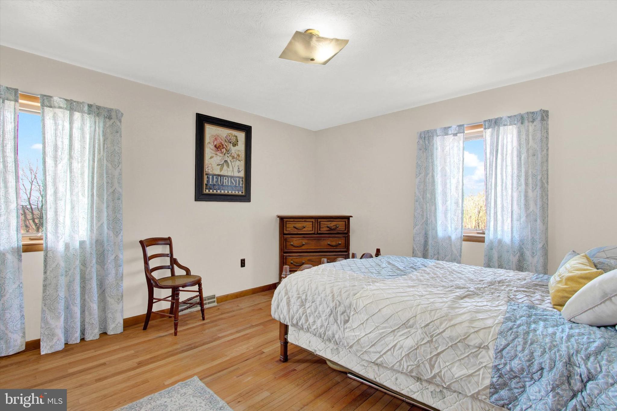 5563 Sheller Road Chambersburg, PA 17202 - Photo 16 of 29 Master Bed